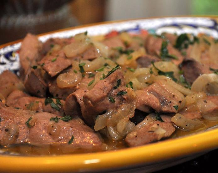 Gesmoorde kalfshersenen met gesmoorde groentes
in olijfolie